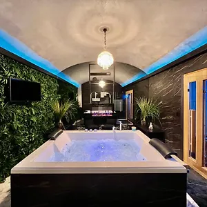  Apartment Romantic Wellness Colosseo